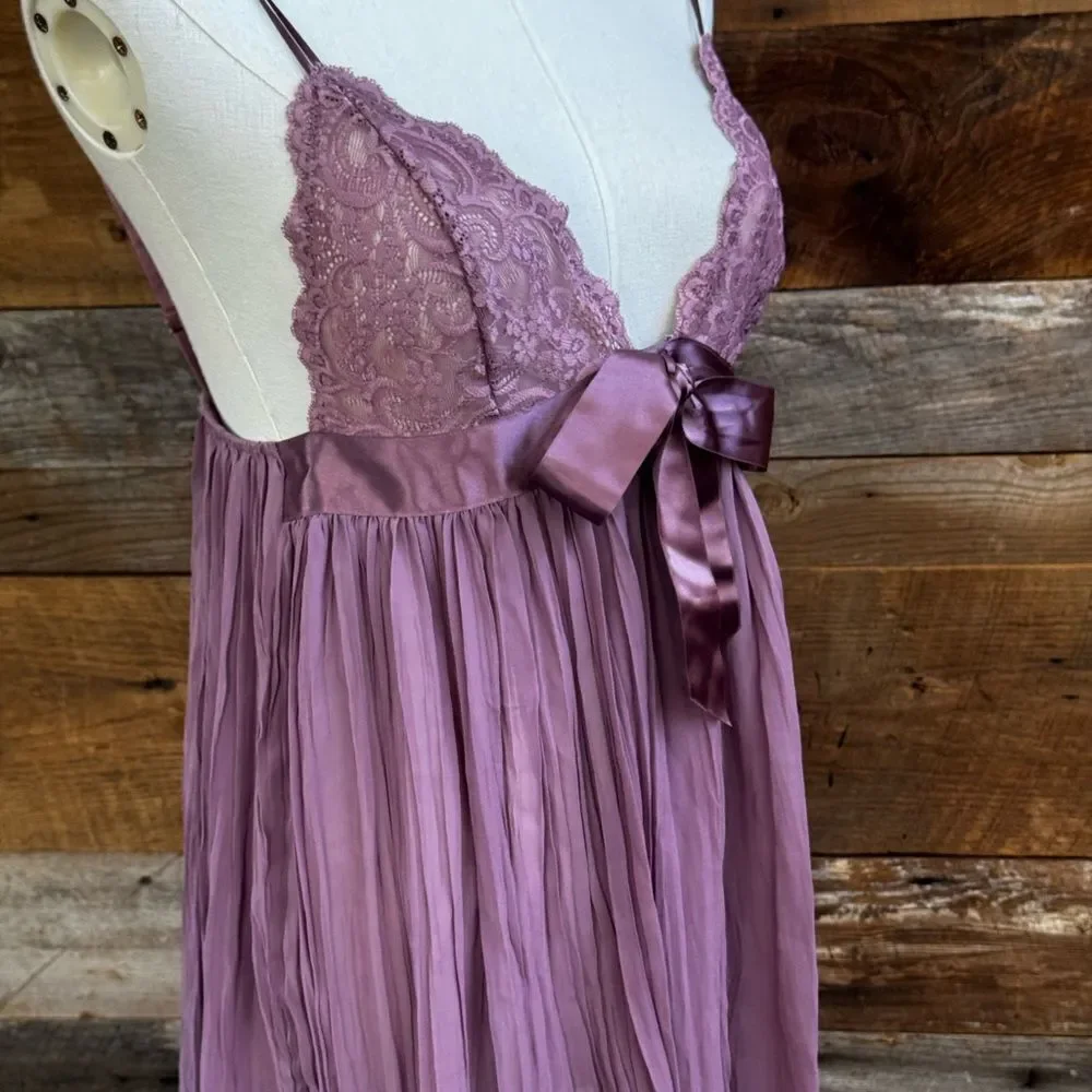 Victoria’s Secret Lavender Lace Babydoll Nightie Set– Size M